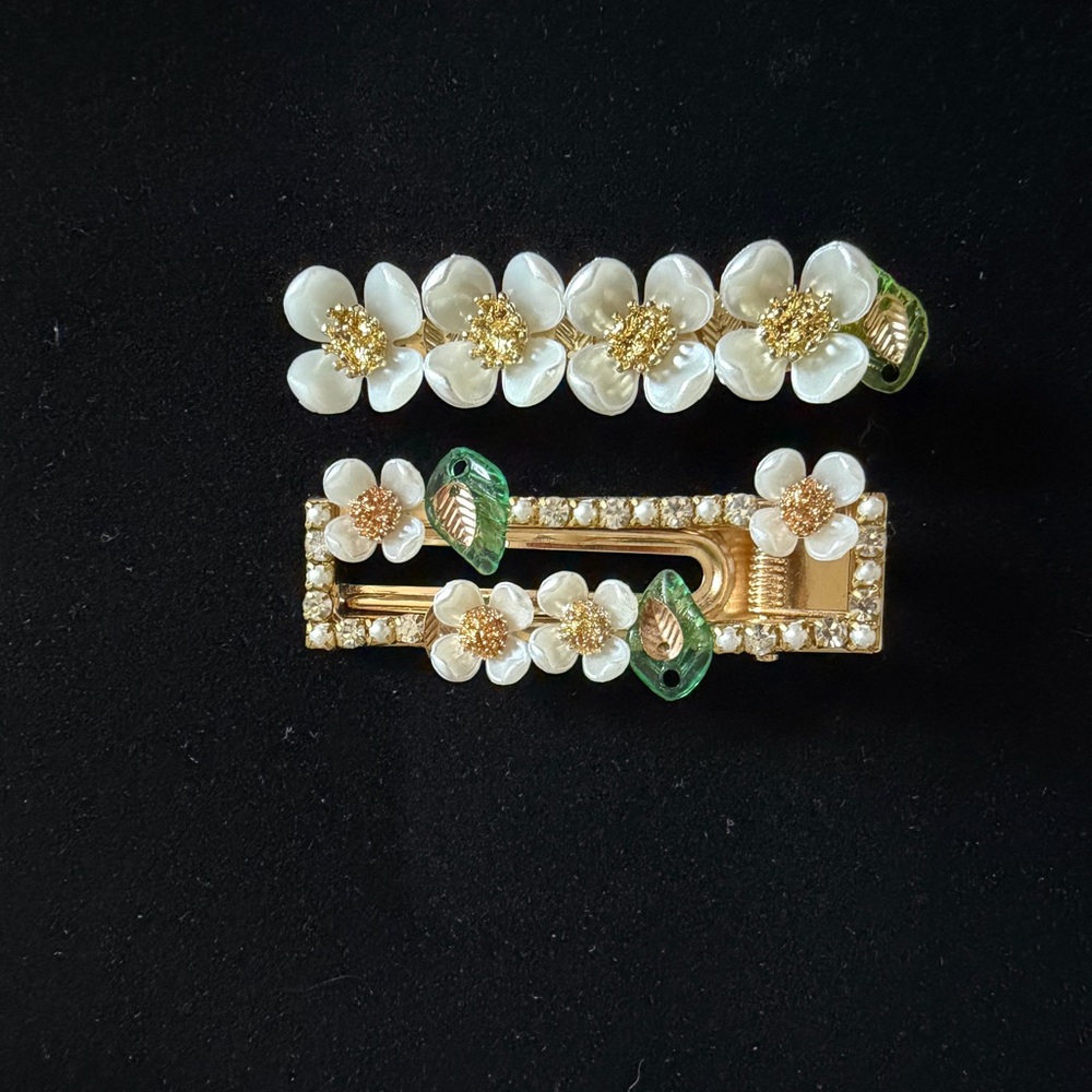 Gold Floral Rhinestone Hair Clips Set with White Flowers for Women